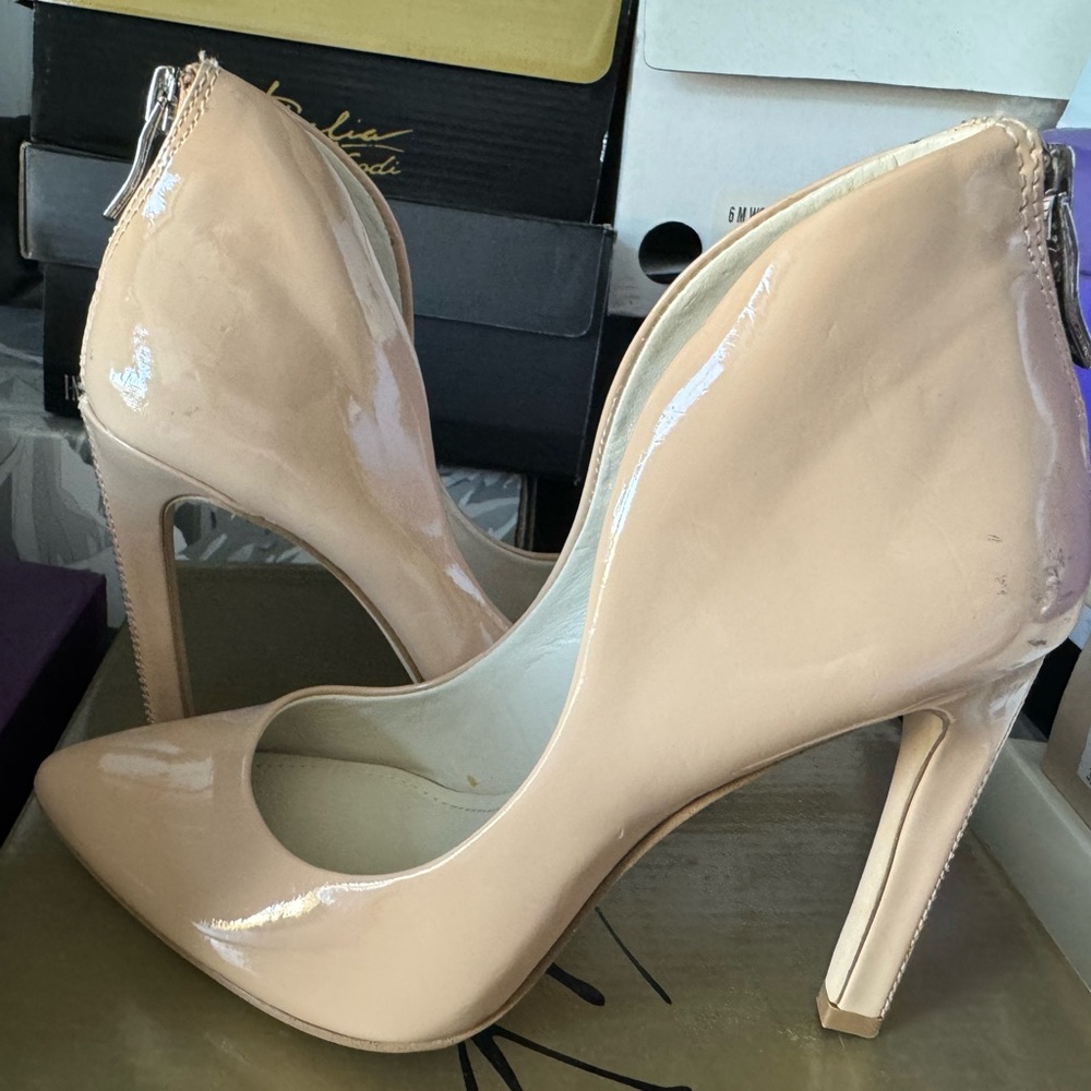 BCBGeneration Pumps - Picture 2 of 5